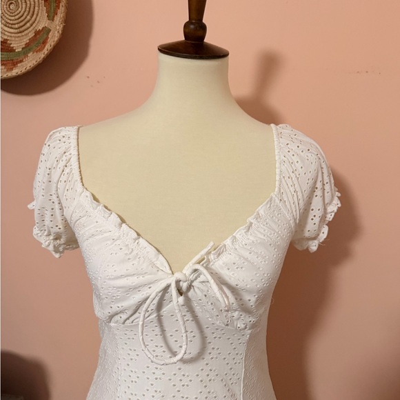 Aeropostale Solid Scoop-Neck Eyelet Fit & Flare Dress Sz Small - Picture 3 of 9